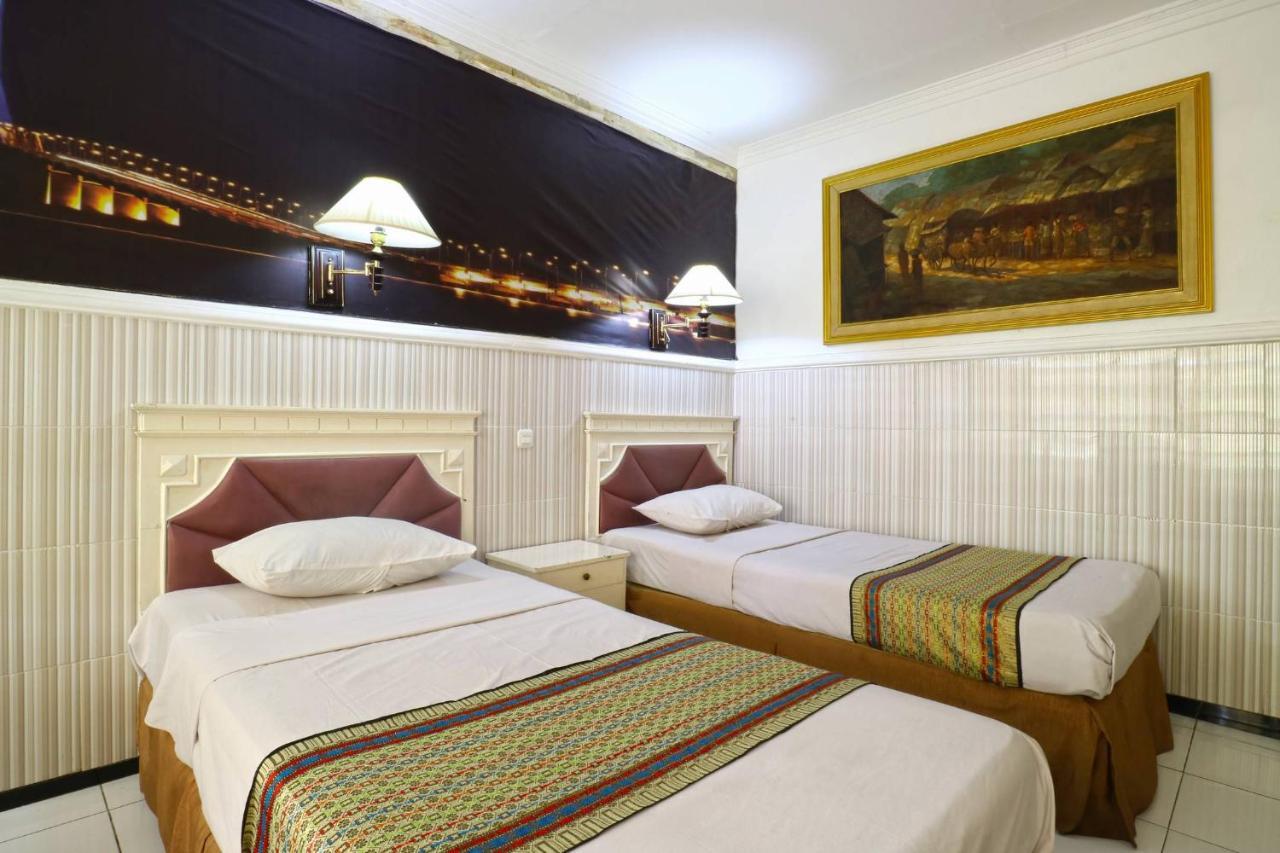 Hotel Tanjung Surabaya Exterior photo
