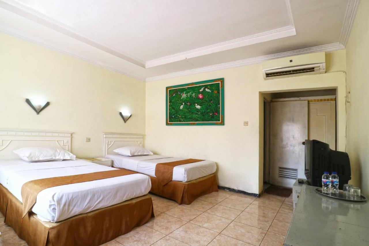 Hotel Tanjung Surabaya Exterior photo