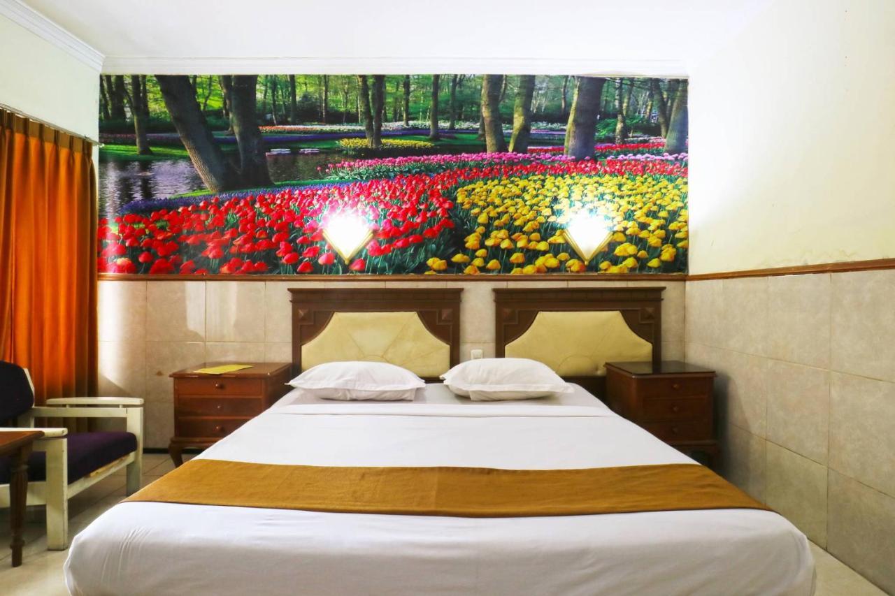 Hotel Tanjung Surabaya Exterior photo